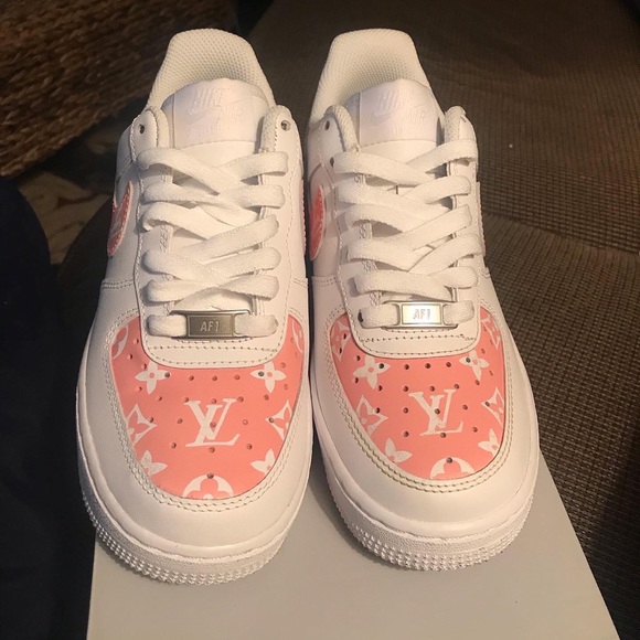 Custom airforce 1s - Picture 2 of 2